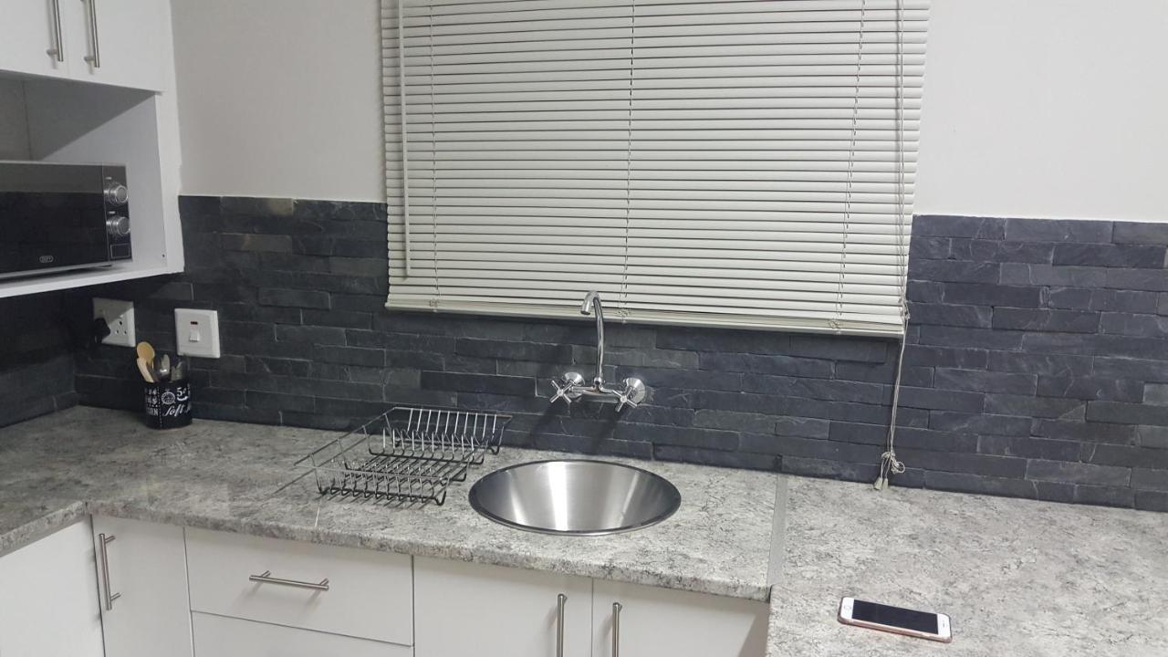 Tuna Self Catering Свакопмунд Экстерьер фото